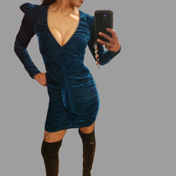 PATBO Velvet Ruched Longsleeve Cocktail Dress - Picture 6 of 7